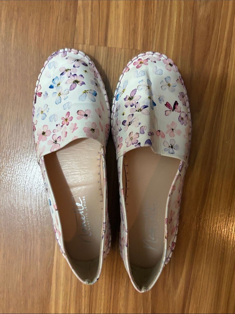 Nanette Lepore White Floral Slip-On Flats with Pink & Blue Accents size 7